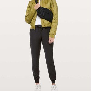 Lululemon On The Fly Joggers Pants in Black